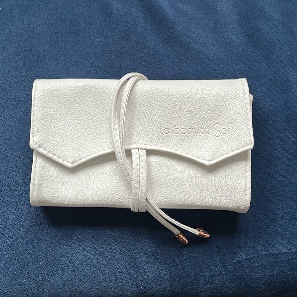 Make up brush holder - white and rose gold